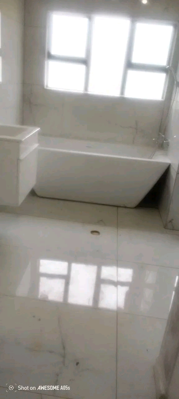 Marble Bath & Tiling