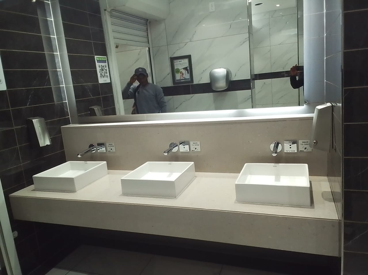 Modern vanity